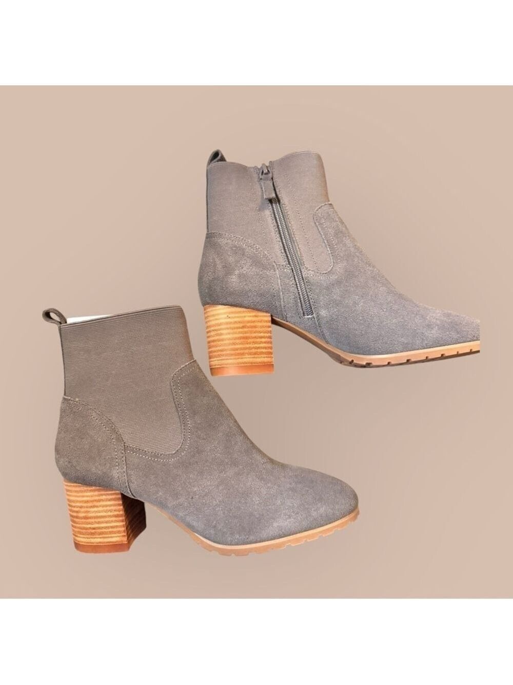 Violet & Red Gray Boots Women's Size 9